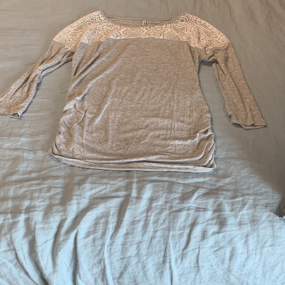 Bundle of 2 sz medium long sleeve t-shirts - Picture 5 of 6